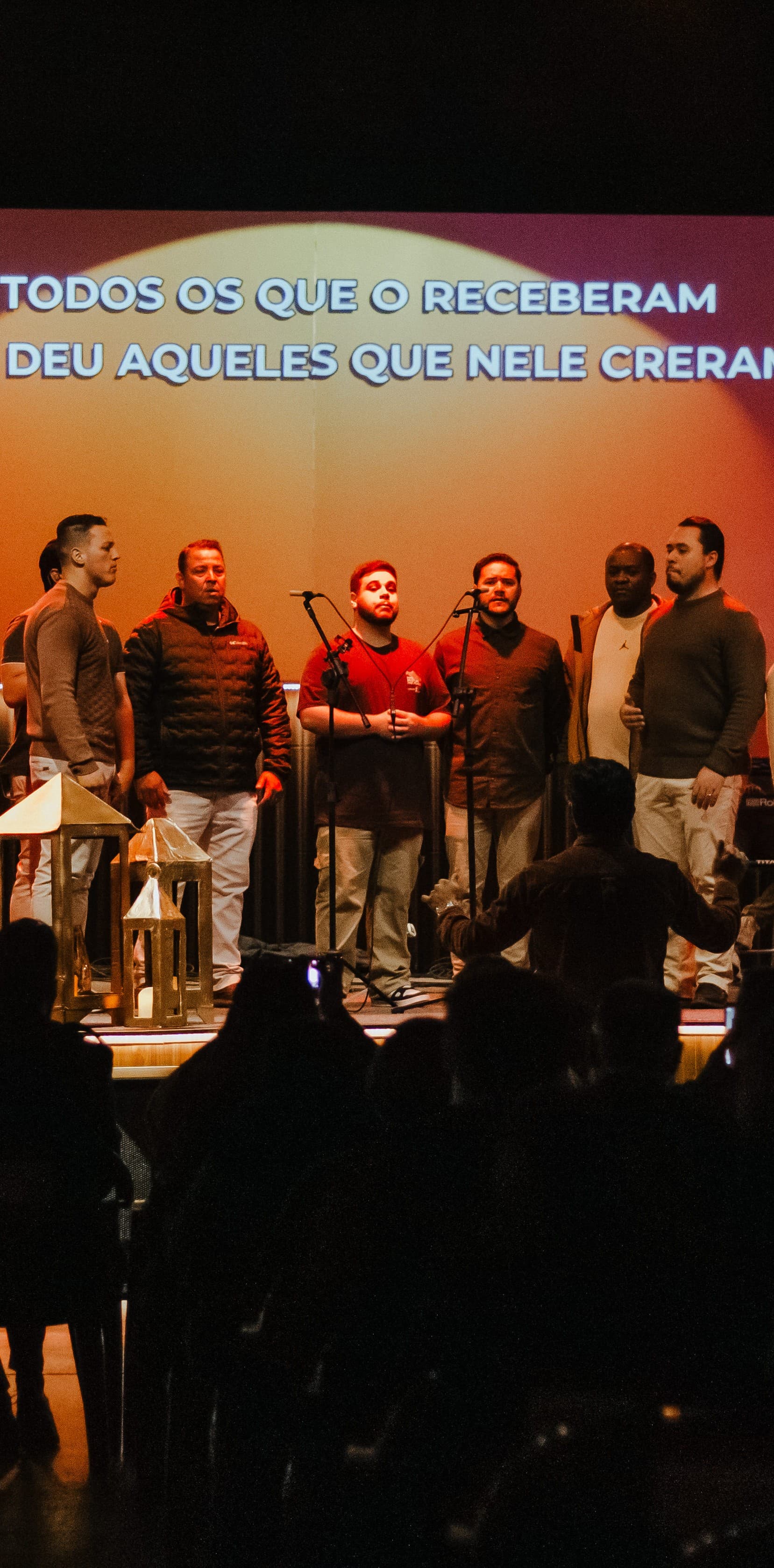 Foto da equipe do ministério de louvor da BeOne Church